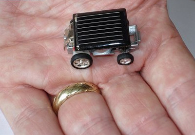 Tiniest Solar Cell Invented to Power Microscopic Devices
