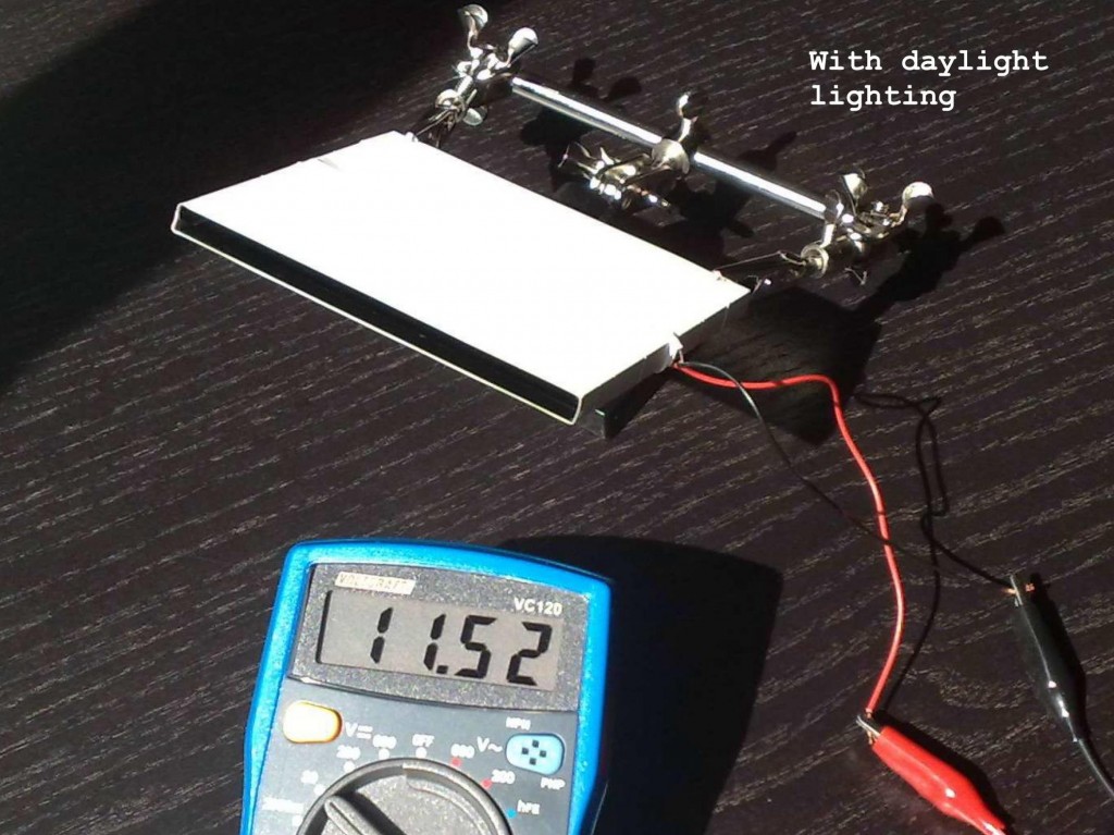 582 tages engl 01 1024x767 Interesting and Easy to Build Solar Sandwich Makes Efficient Use of Space