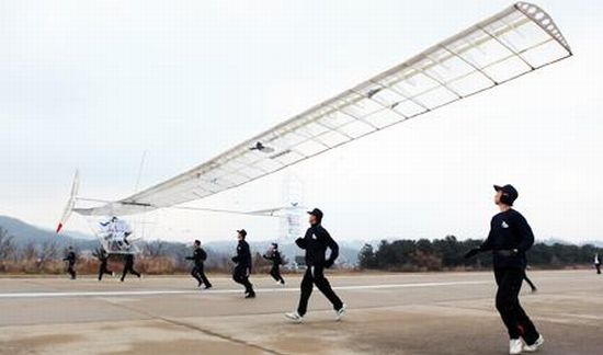 Pointless Green: Koreans Developing Weird Pedal-Powered Aircraft