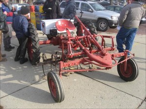 solartractor.jpg.492x0_q85_crop-smart